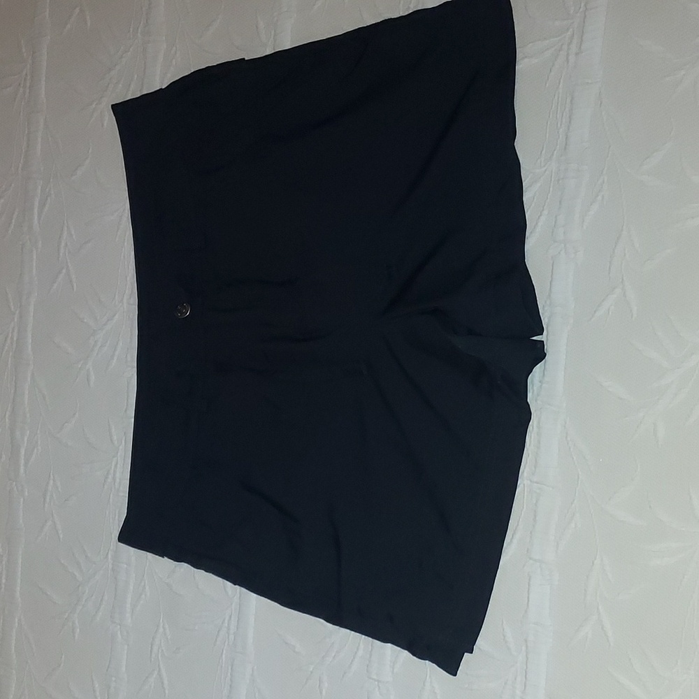 Megallen shorts